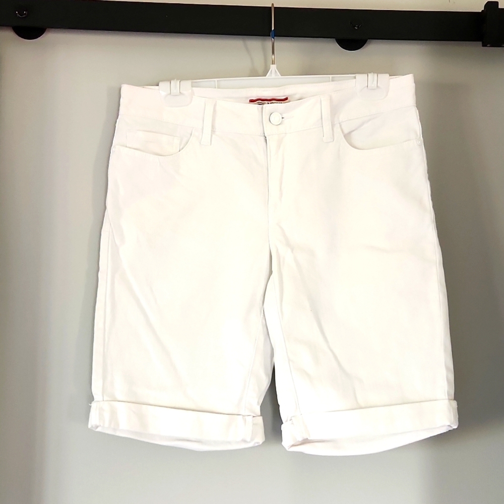 Tommy Hilfiger Women's Size 4.White denim shorts